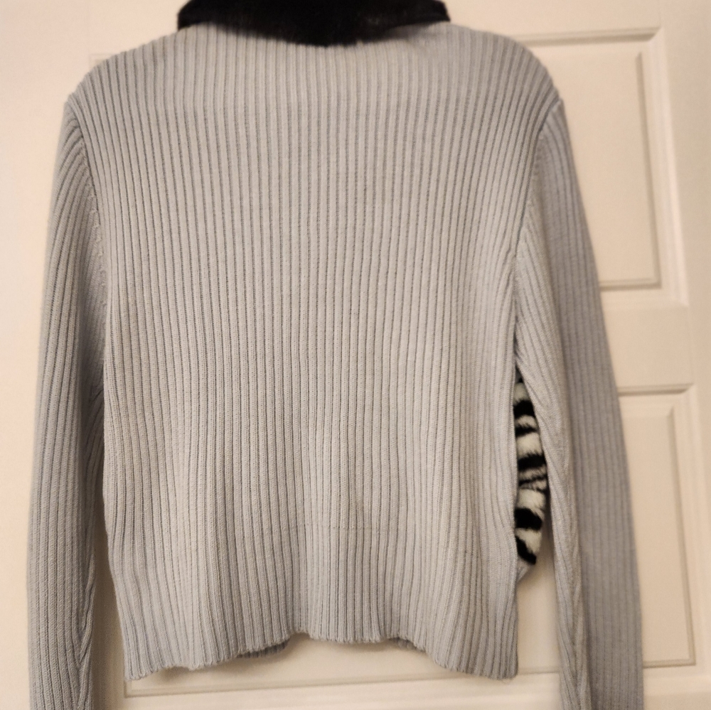 Sweater - Picture 3 of 6